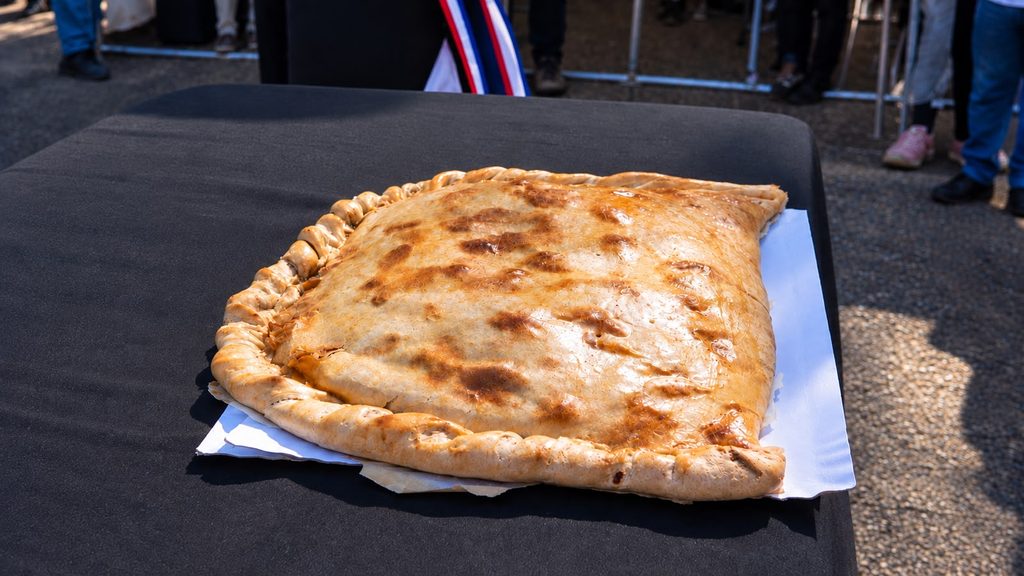 BERTA ARÉVALO VEGA GANA EL CONCURSO DE LA EMPANADA MÁS GRANDE DE…