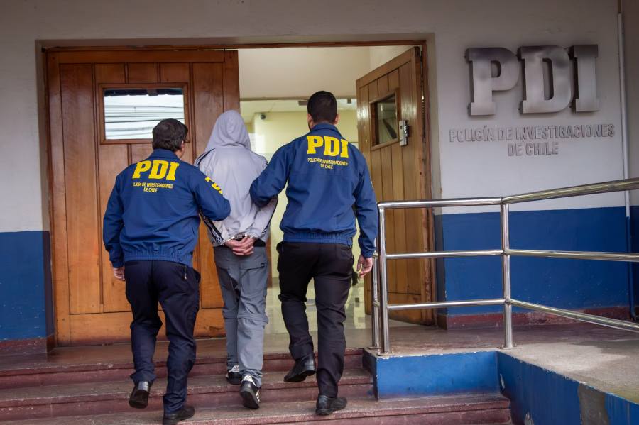 Detienen a joven de 20 años por homicidio en población Vicente Pérez…