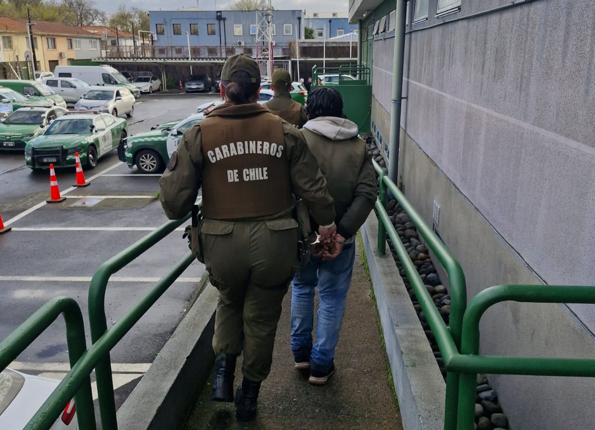Chillán: Carabineros detuvo a 2 suejtos por robo en vivienda y…