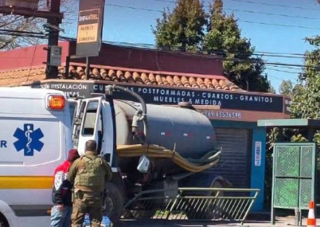 PADRE MURIÓ AL INTENTAR DETENER UN CAMIÓN CONDUCIDO POR SU HIJO.