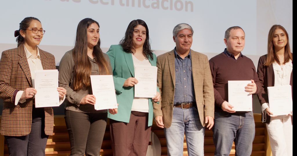 CORFO Y LA UC TEMUCO CERTIFICAN A 22 ESPECIALISTAS EN PRODUCCIÓN…
