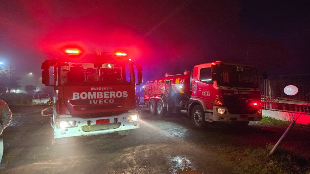 Adulto mayor resulta lesionado tras incendio que destruyó su vivienda