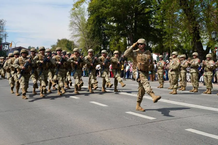 Conmemoran las Glorias del Ejército con tradicional desfile en el…