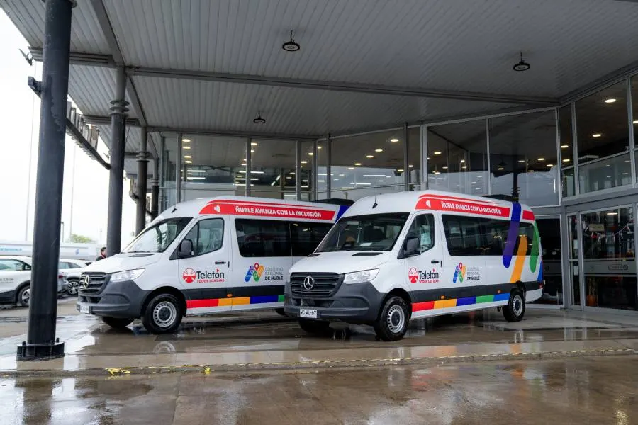Teletón Ñuble suma dos minibuses adaptados para el traslado de…
