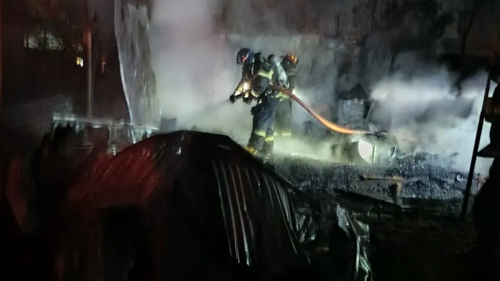 Incendio de bodega en Santa Bárbara puso varias casas en peligro por…