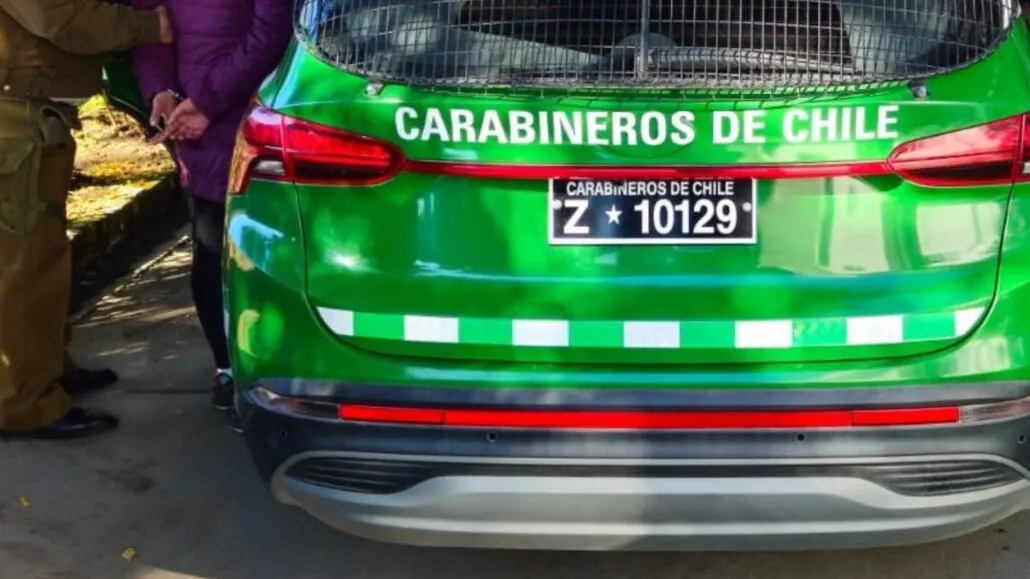Un guardia apuñalado y otro golpeado