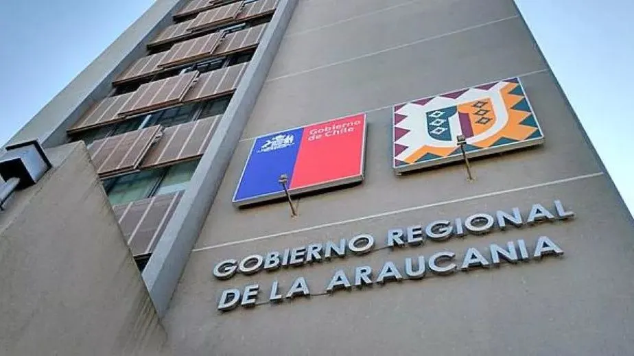 TENSO DIÁLOGO ENTRE RENÉ SAFFIRIO Y CONSEJERA REGIONAL POR RETIRO DE…