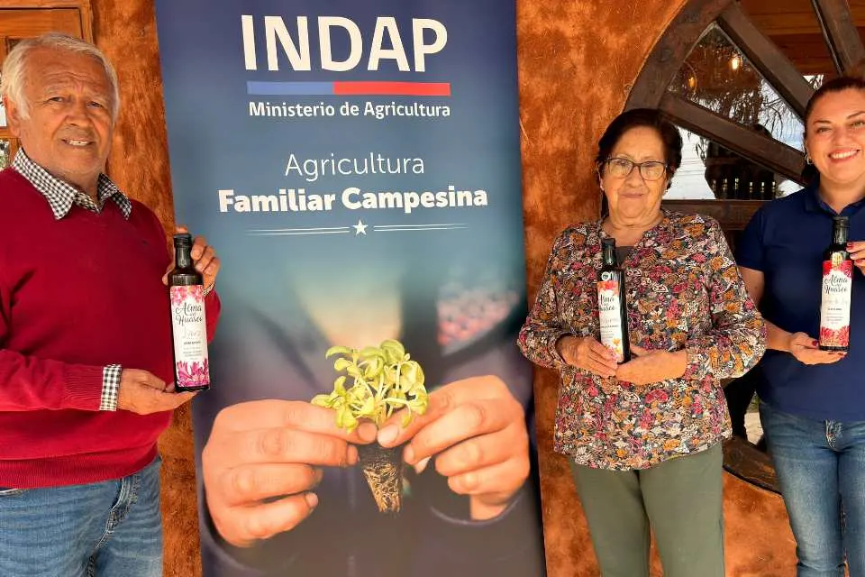 Familia campesina transforma el Desierto Florido en identidad de…