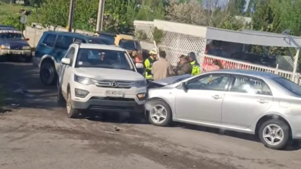 Triple colisión deja dos lesionados en la ruta que une Los Ángeles…