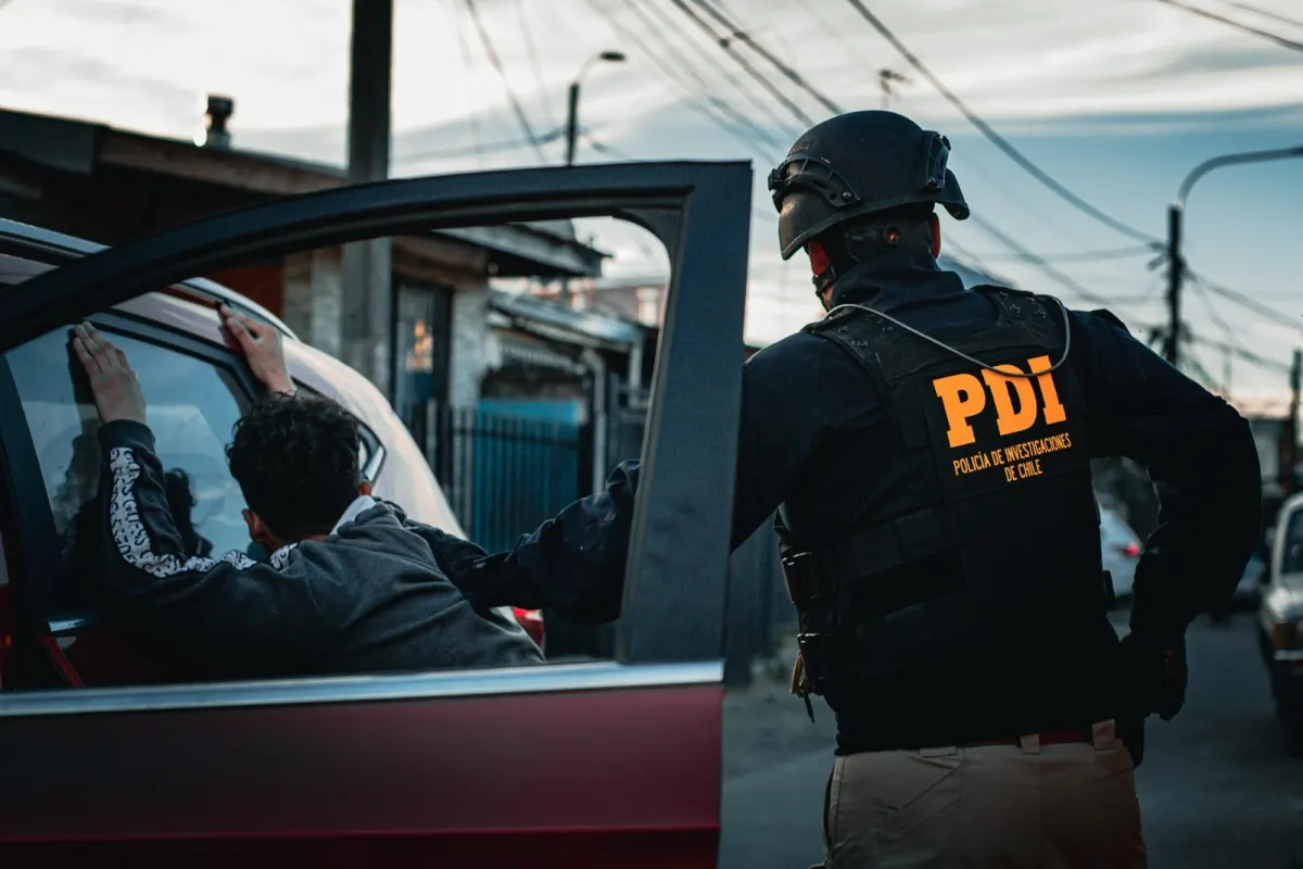 CHILLÁN 🔴 Conductora es chocada por otro vehículo por un individuo…