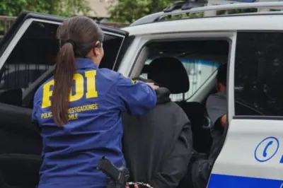 Sorprenden a adolescentes con cannabis en la plaza de armas de Chillán