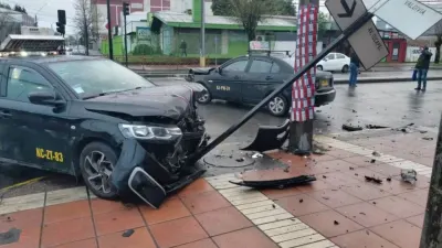 Dos lesionados graves tras colisión de colectivos en pleno centro de…